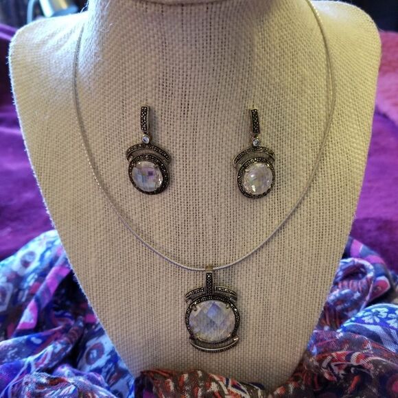 ART DECO CRYSTAL & MARCASITE PENDANT - Picture 1 of 4